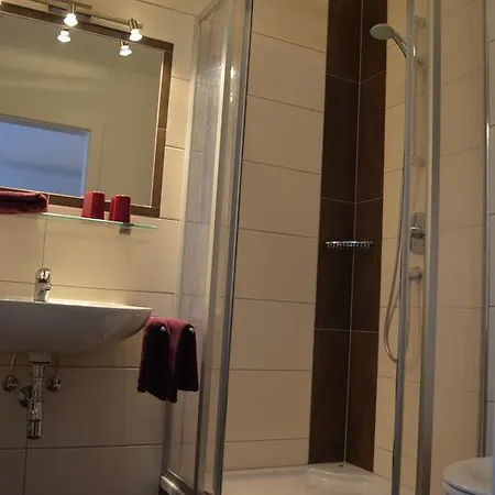 耶格尔曼努埃拉公寓 *