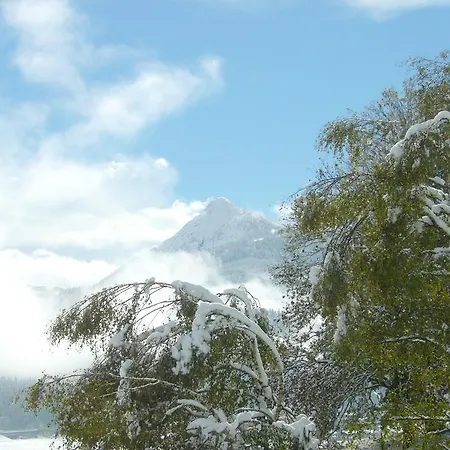 Jaeger Manuela フラッハウ