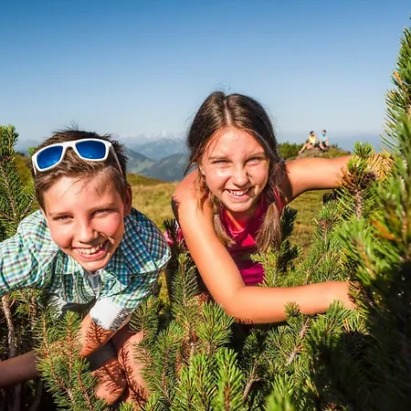 Jaeger Manuela * フラッハウ